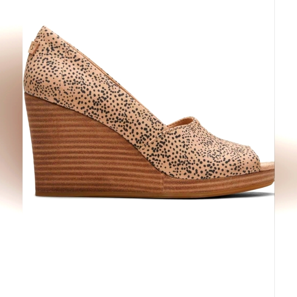 TOMS Michelle Peep Toe Stacked Wedge Heel Sand Tiny Cheetah Print Sz 8
